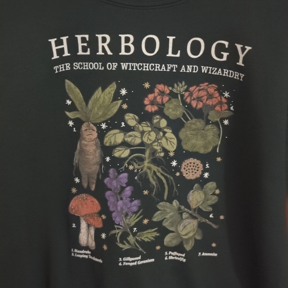 Herbology Harry Potter Crew Neck Sweatshirt Size Juniors Small - Picture 2 of 5